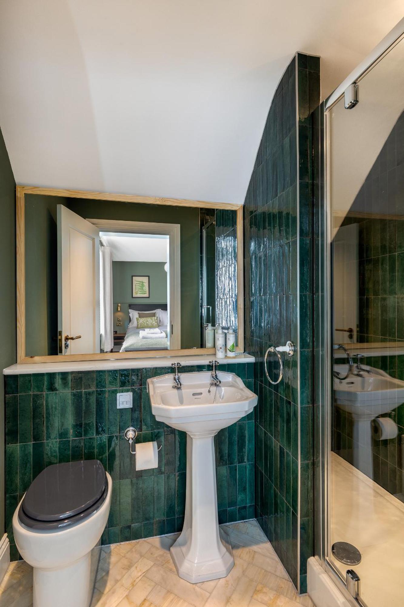 The White Hart Wadhurst Экстерьер фото